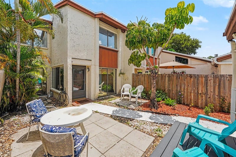 2095 Sunset Point Rd #1904, Clearwater, FL 33765