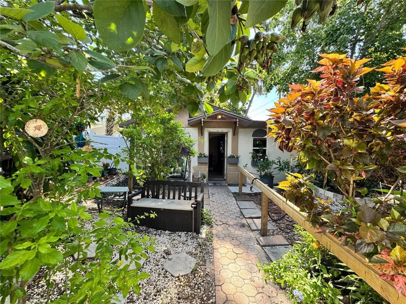 2735 20th St, St Petersburg, FL 33713
