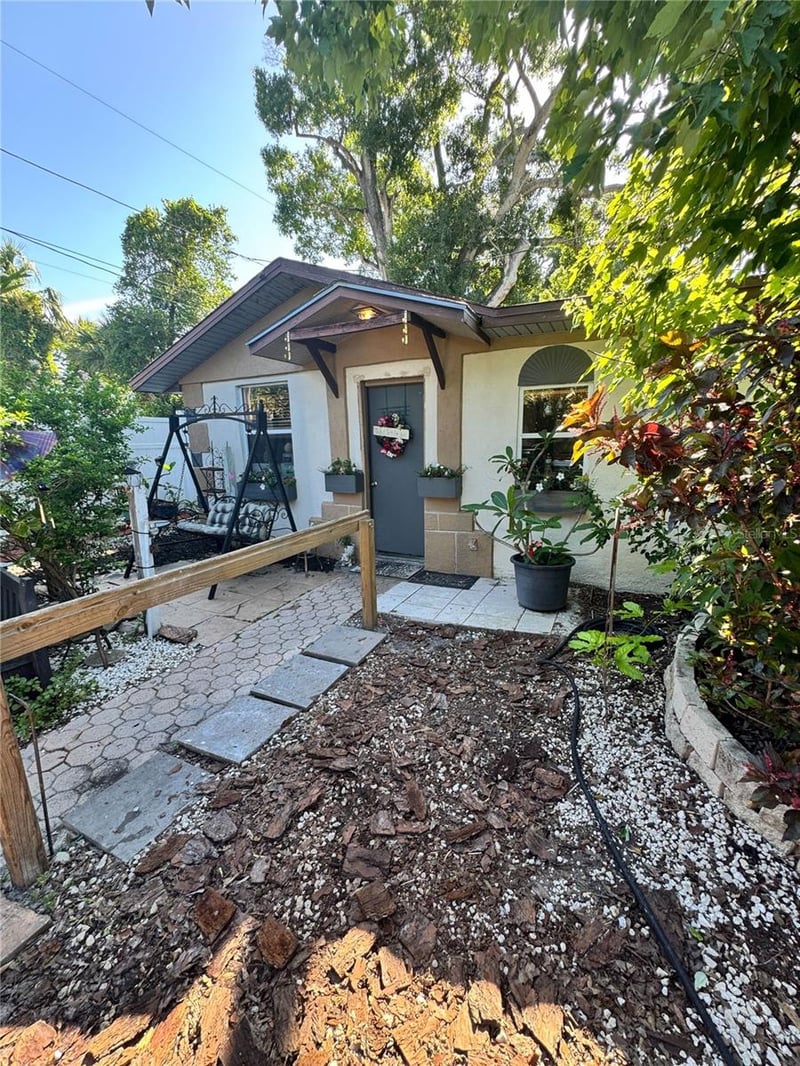 2735 20th St, St Petersburg, FL 33713