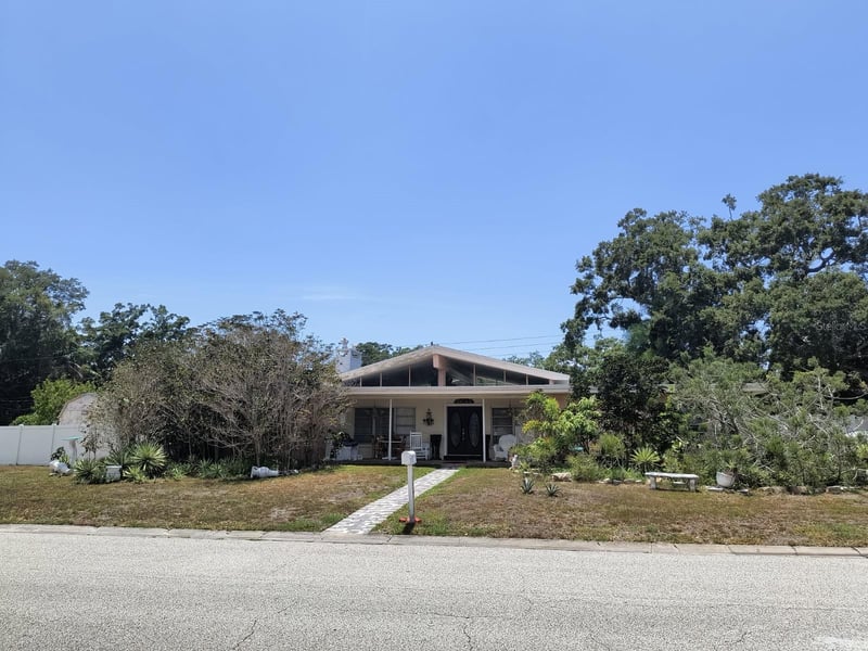 790 Oakwood Dr, Dunedin, FL 34698