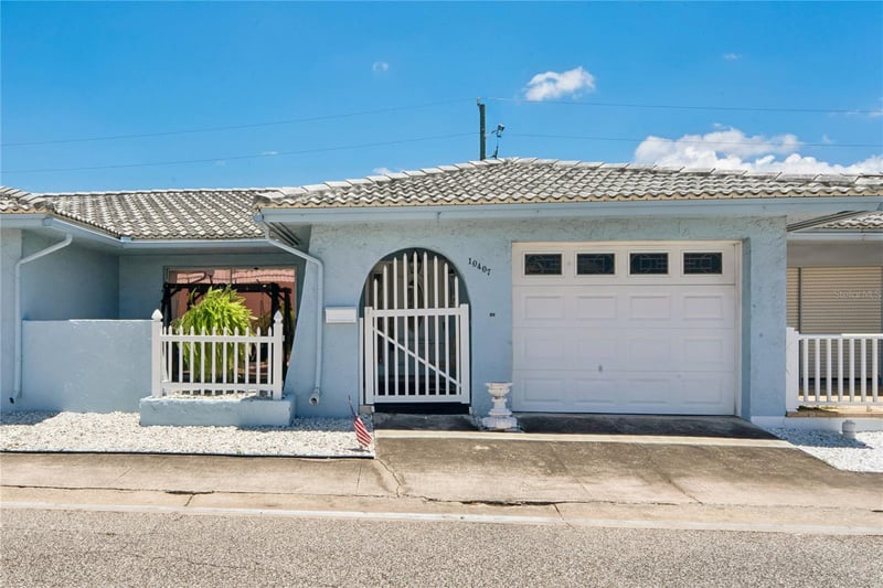 10407 Larchmont Pl #218, Pinellas Park, FL 33782