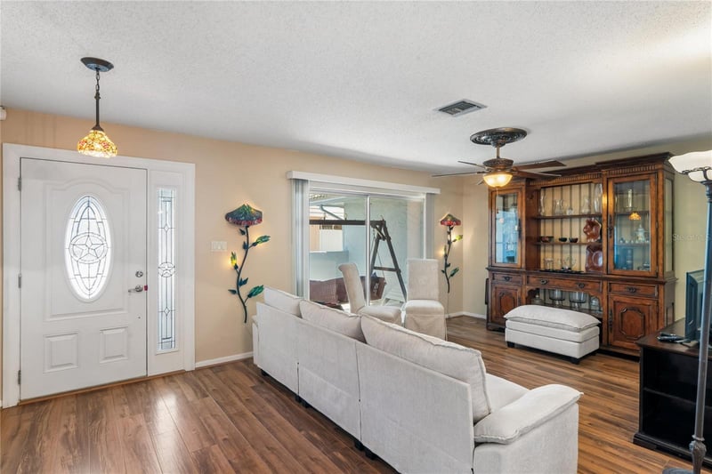 10407 Larchmont Pl #218, Pinellas Park, FL 33782