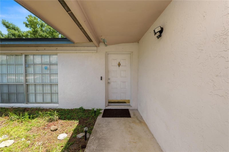 5028 Headland Hills Ave, Tampa, FL 33625