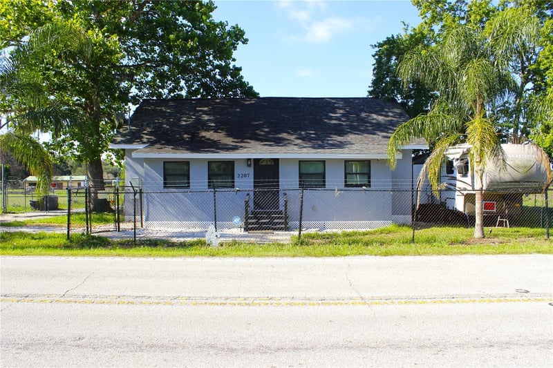 2207 Sparkman Rd, Plant City, FL 33566