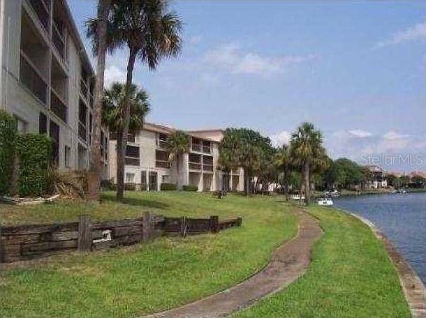 6319 Newtown Cir #19B6, Tampa, FL 33615