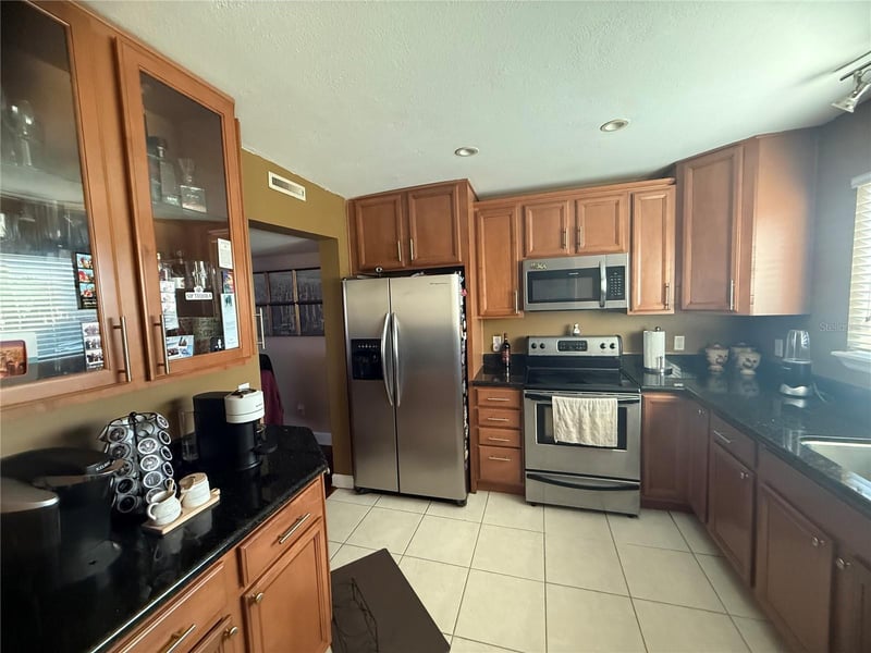 6319 Newtown Cir #19B6, Tampa, FL 33615