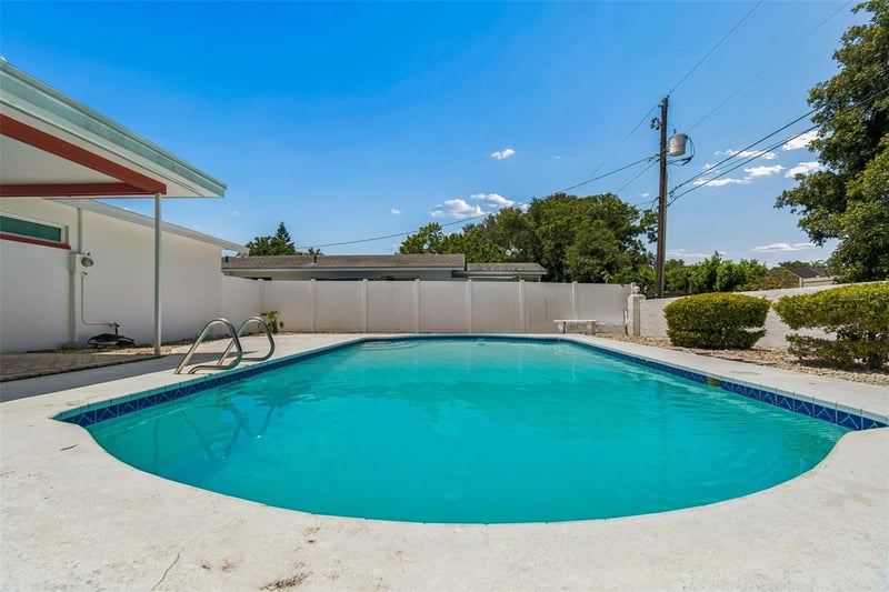 1836 Princeton Dr, Clearwater, FL 33765