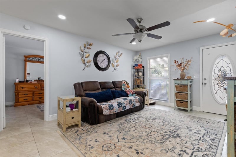 8504 Gold Ridge Cir, Tampa, FL 33619