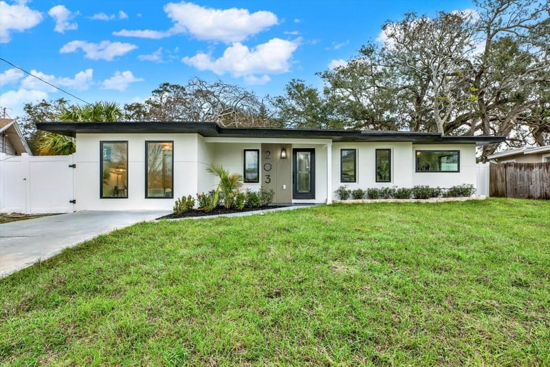 203 Driftwood Dr, Palm Harbor, FL 34683