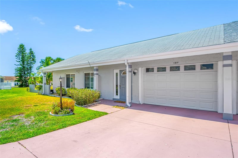 1311 Lambdeth Ct, Sun City Center, FL 33573