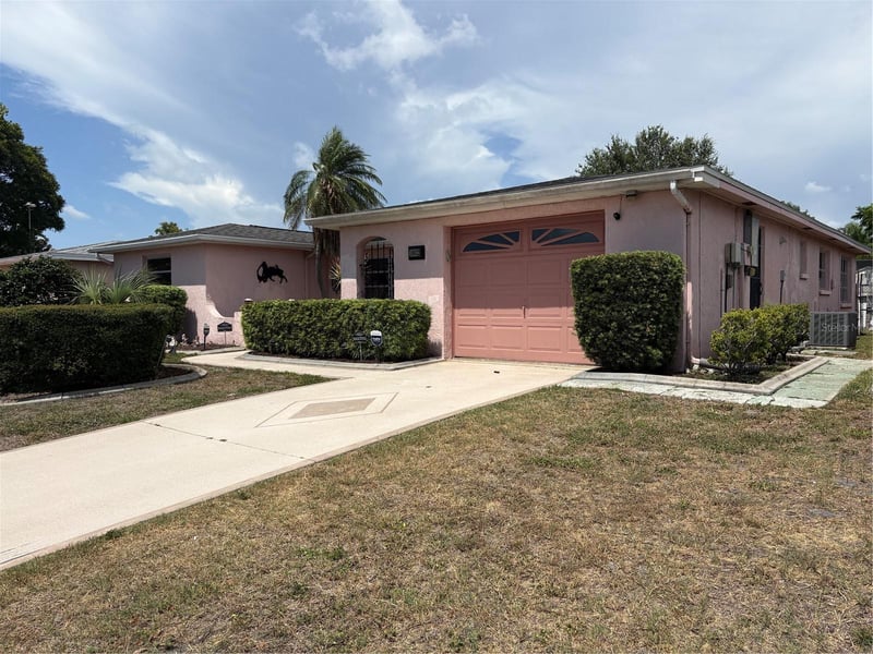 10032 Brunswick Ln, Port Richey, FL 34668
