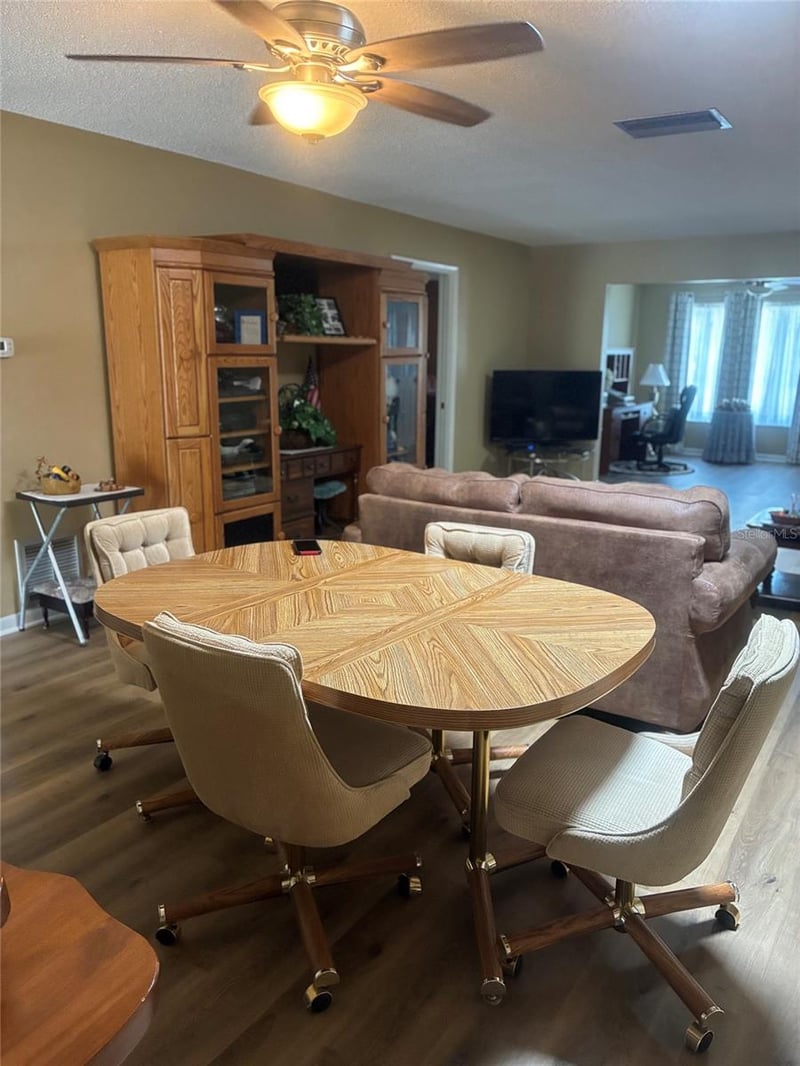 1674 Lake Ave #6, Clearwater, FL 33756