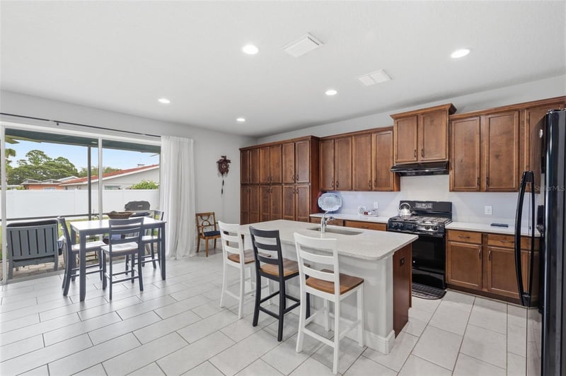 123 Florida Ave, Tarpon Springs, FL 34689