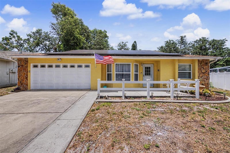 6325 Sarah Ln, New Port Richey, FL 34653