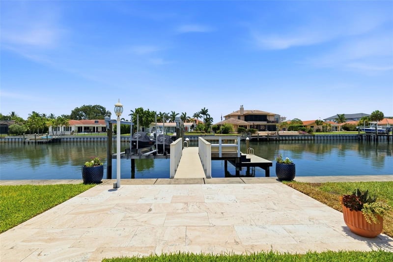 1974 Hawaii Ave, St Petersburg, FL 33703