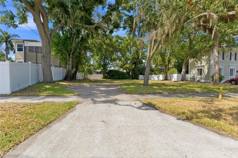 5010 Azeele St, Tampa, FL 33609
