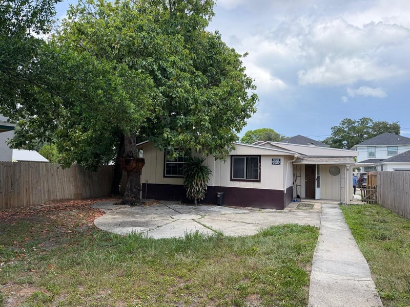 927 Yale St, St Petersburg, FL 33713