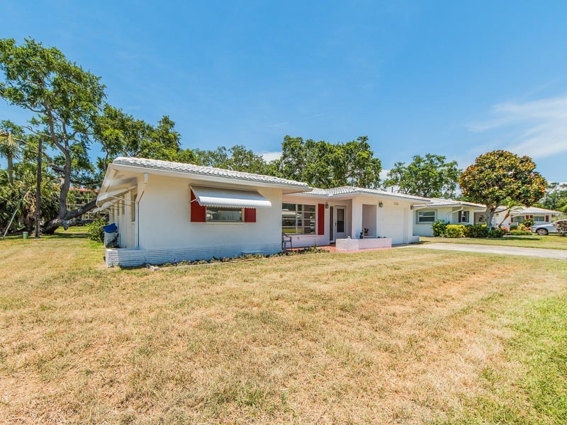 14245 93rd Ave, Seminole, FL 33776
