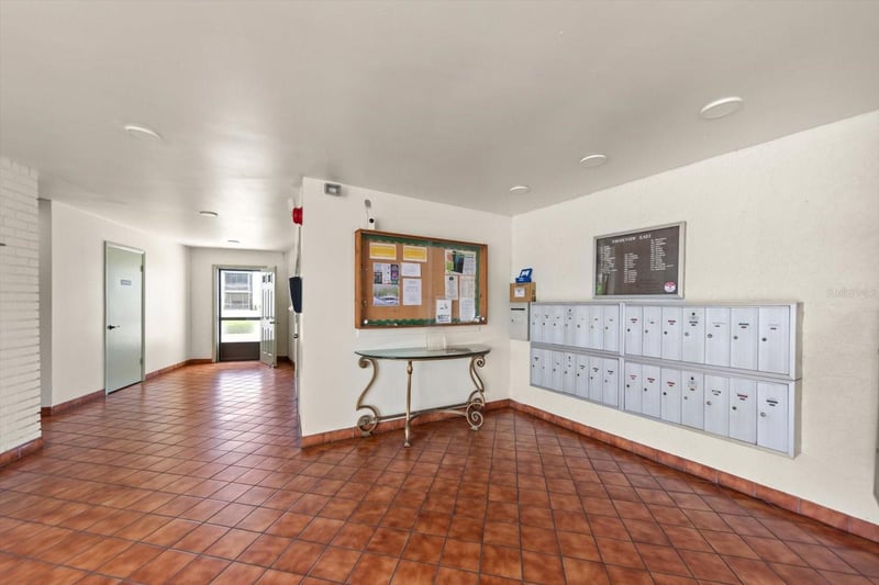 5980 Terrace Park Dr #310, St Petersburg, FL 33709