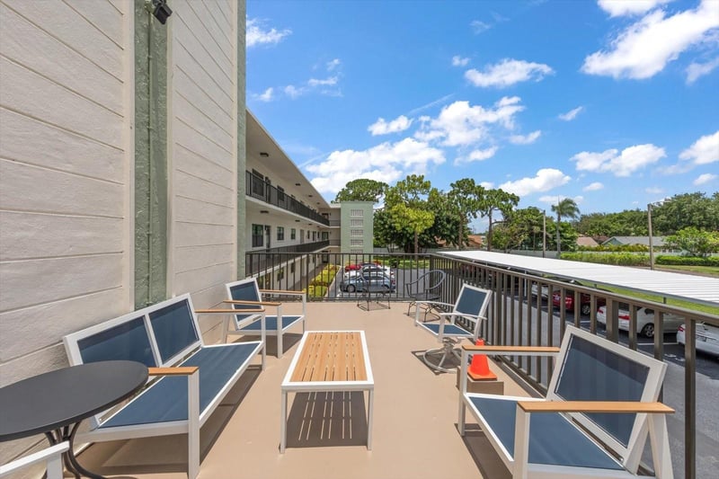 5980 Terrace Park Dr #310, St Petersburg, FL 33709