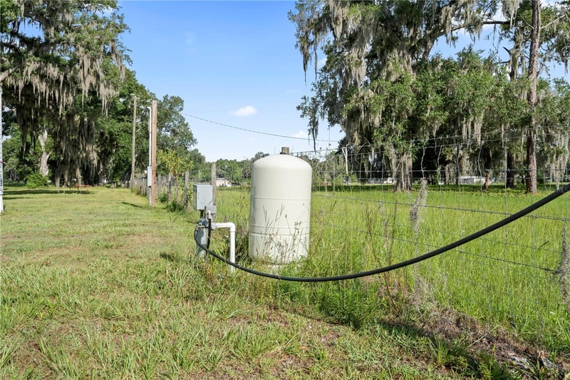 37952 Crystal Way, Dade City, FL 33523