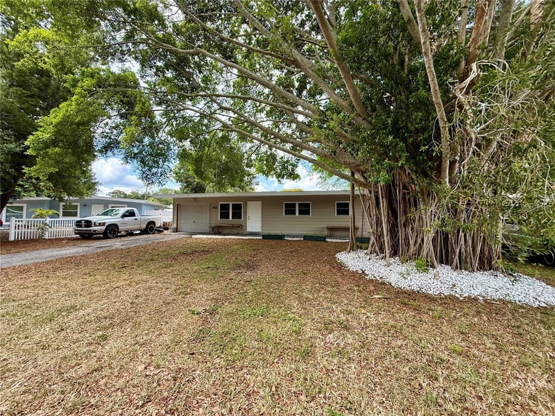 1609 Scott St, Clearwater, FL 33755