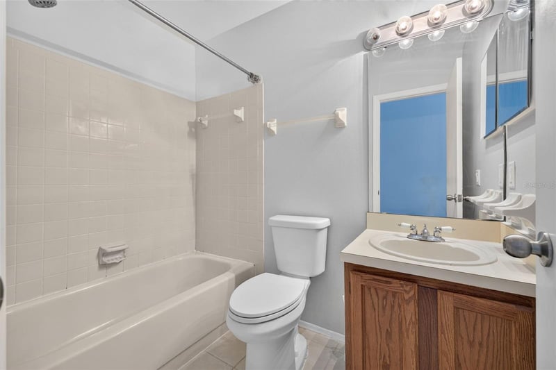 5808 Red Cedar Ln, Tampa, FL 33625