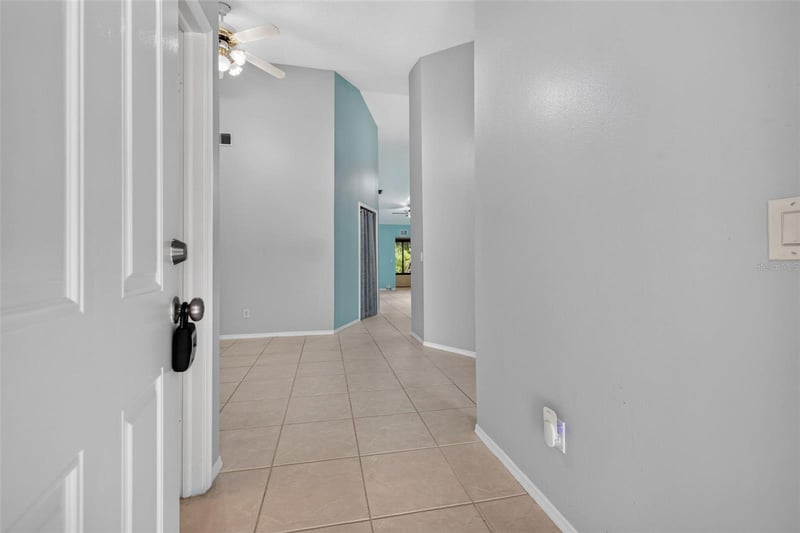 5808 Red Cedar Ln, Tampa, FL 33625