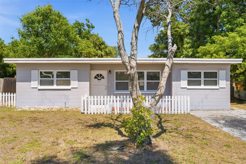 8871 93rd St, Seminole, FL 33777