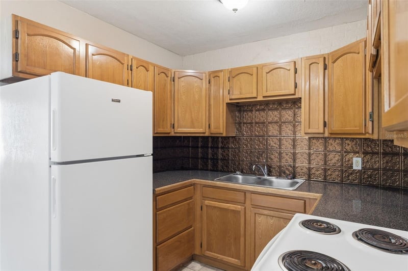 8871 93rd St, Seminole, FL 33777