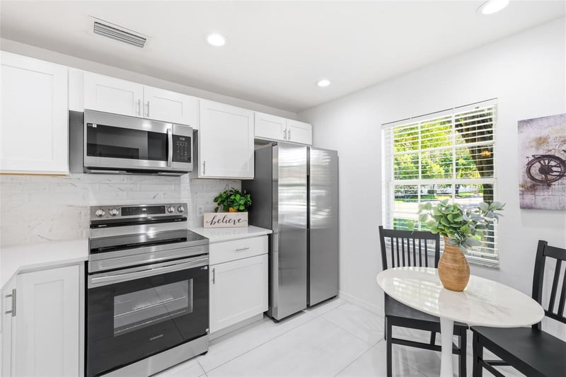 5265 Bay Dr #114, Clearwater, FL 33764