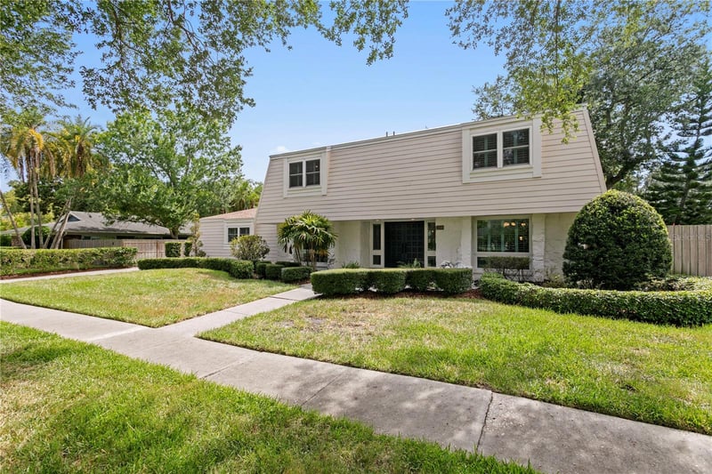 13305 Golf Crest Cir, Tampa, FL 33618