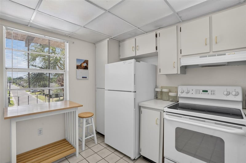 8693 Bardmoor Blvd #301B, Largo, FL 33777