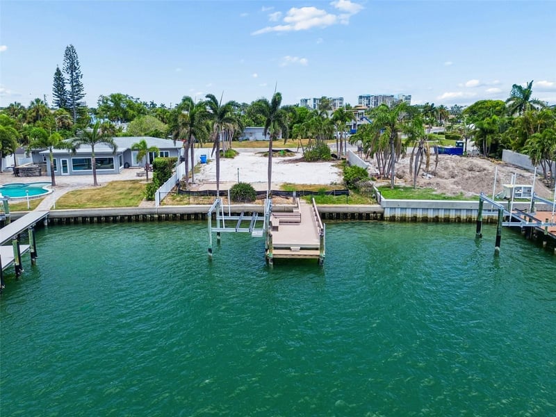 10246 Tarpon Dr, Treasure Island, FL 33706
