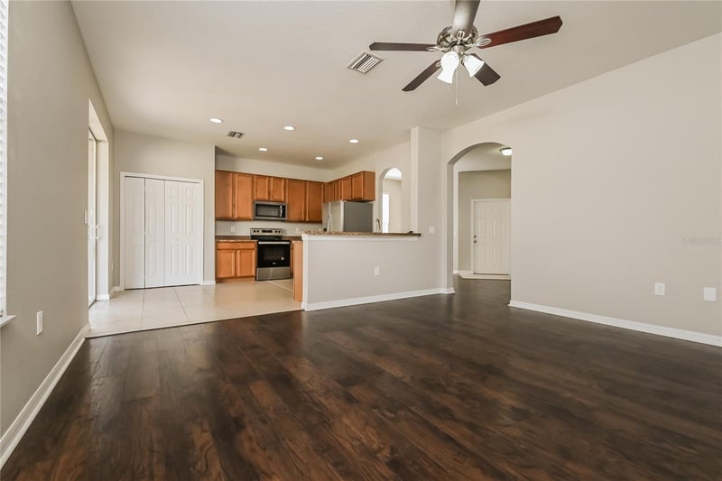 15520 Telford Spring Dr, Ruskin, FL 33573