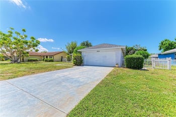 6601 13th Ave Dr, Bradenton, FL 34209