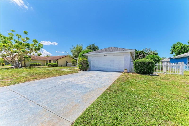 6601 13th , Bradenton, FL 34209