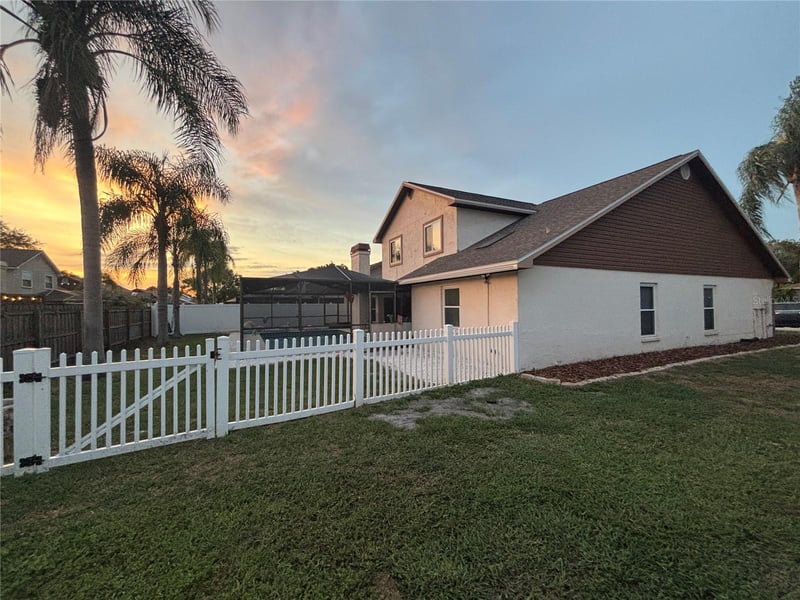 1435 Buckner Rd, Valrico, FL 33596