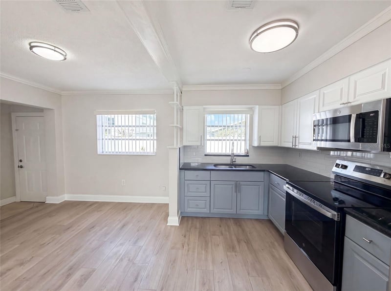 5306 3rd St, Bradenton, FL 34207