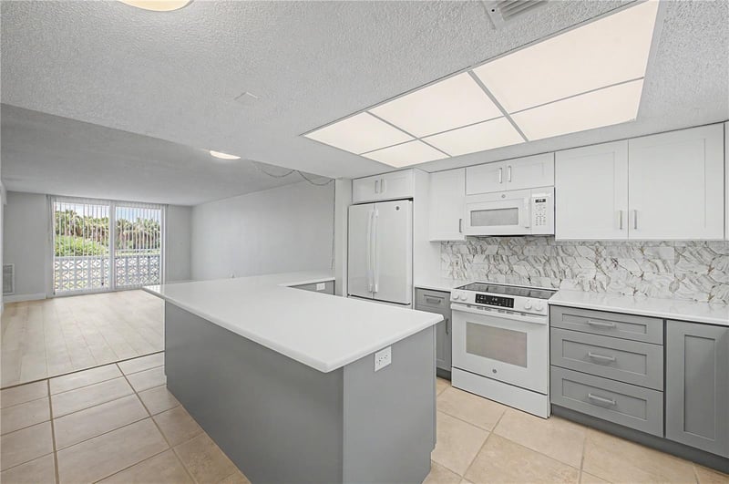 9 Forbes Pl #108, Dunedin, FL 34698