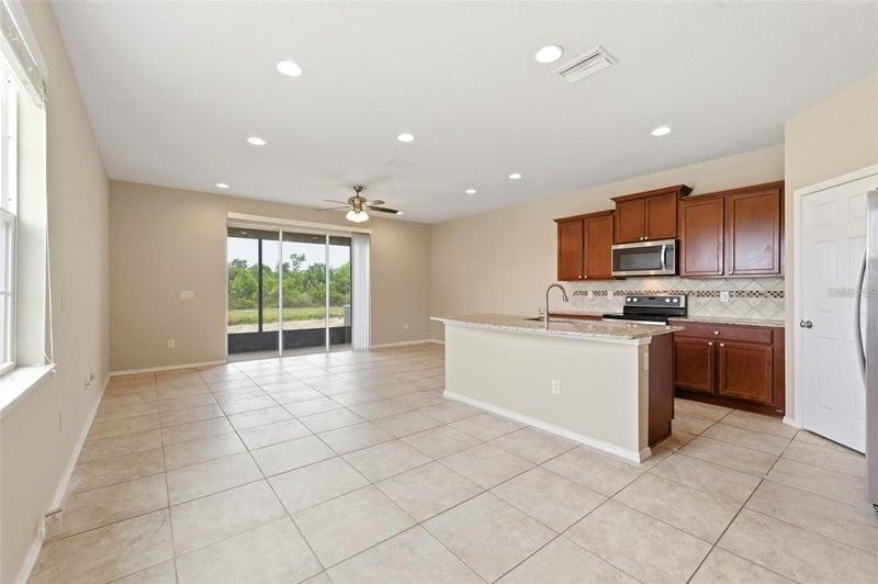 8961 Turnstone Haven Pl, Tampa, FL 33619