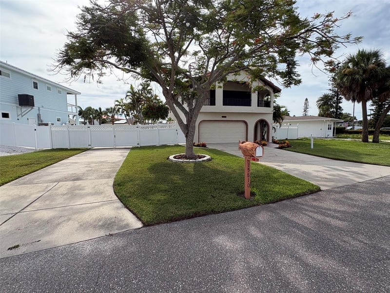 15810 Redington Dr, Redington Beach, FL 33708