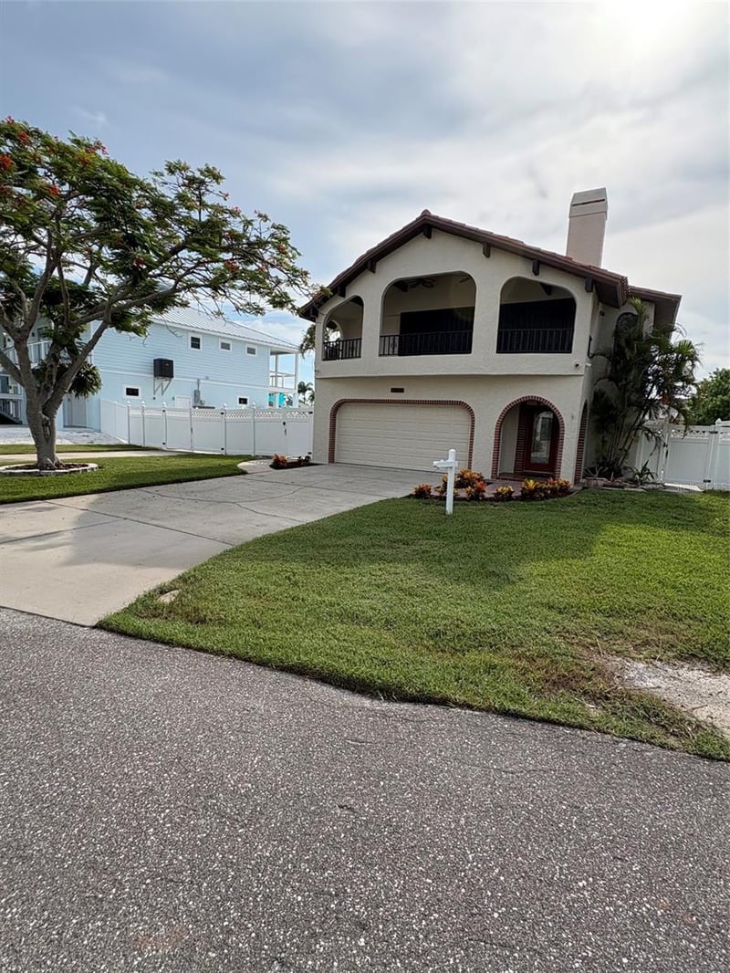 15810 Redington Dr, Redington Beach, FL 33708