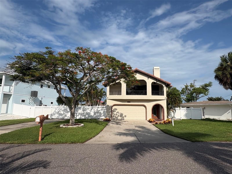 15810 Redington Dr, Redington Beach, FL 33708