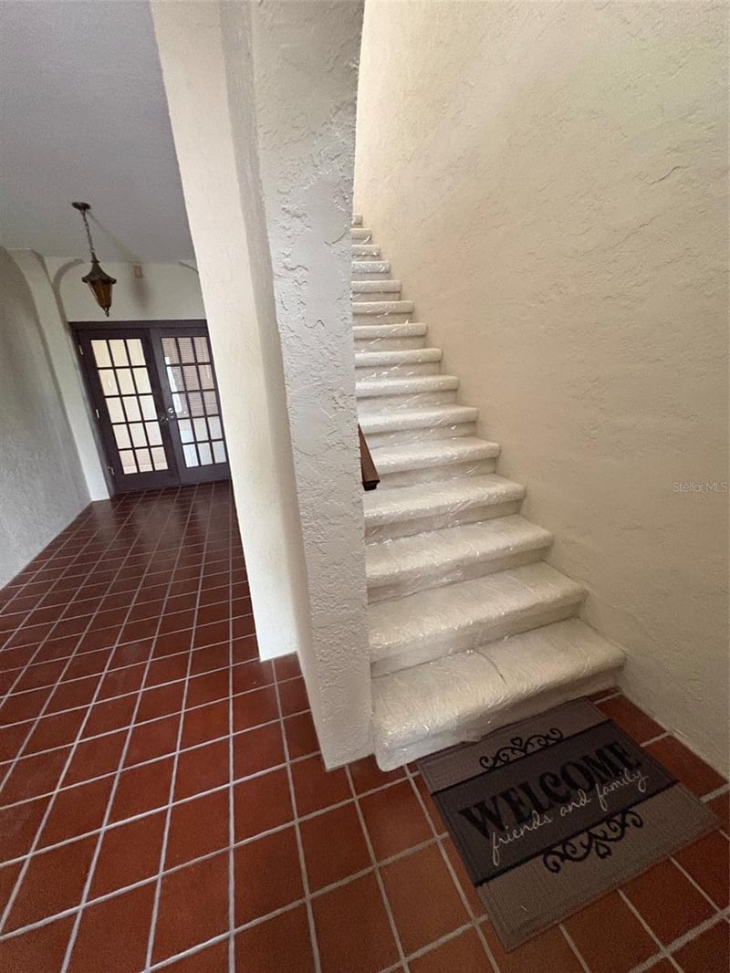 15810 Redington Dr, Redington Beach, FL 33708