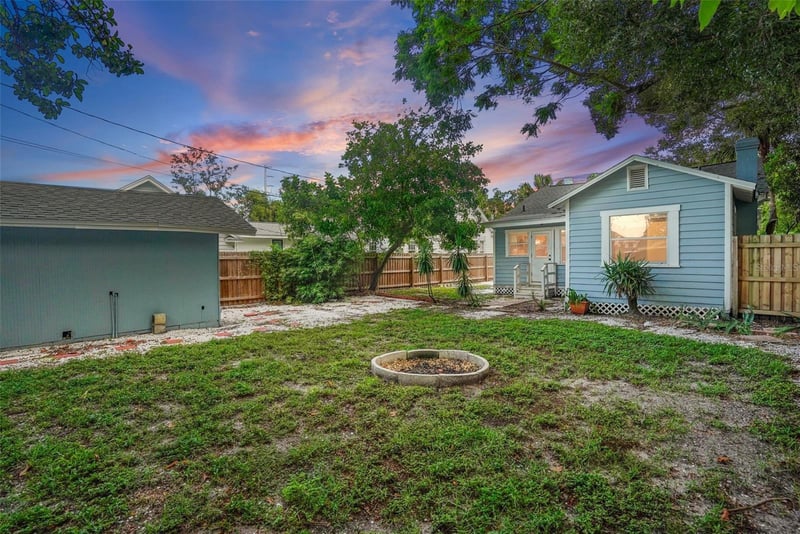 2111 Burlington Ave, St Petersburg, FL 33713