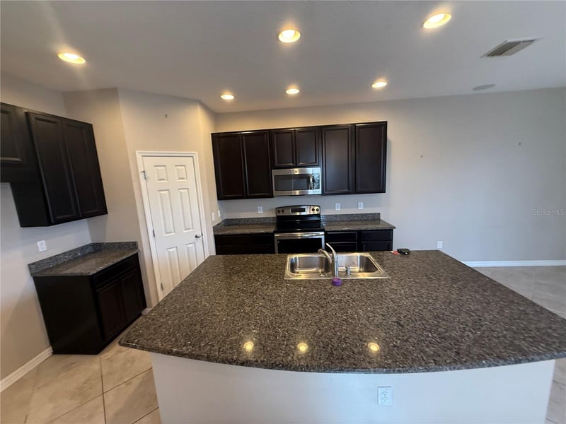 6629 Holly Heath Dr, Riverview, FL 33578