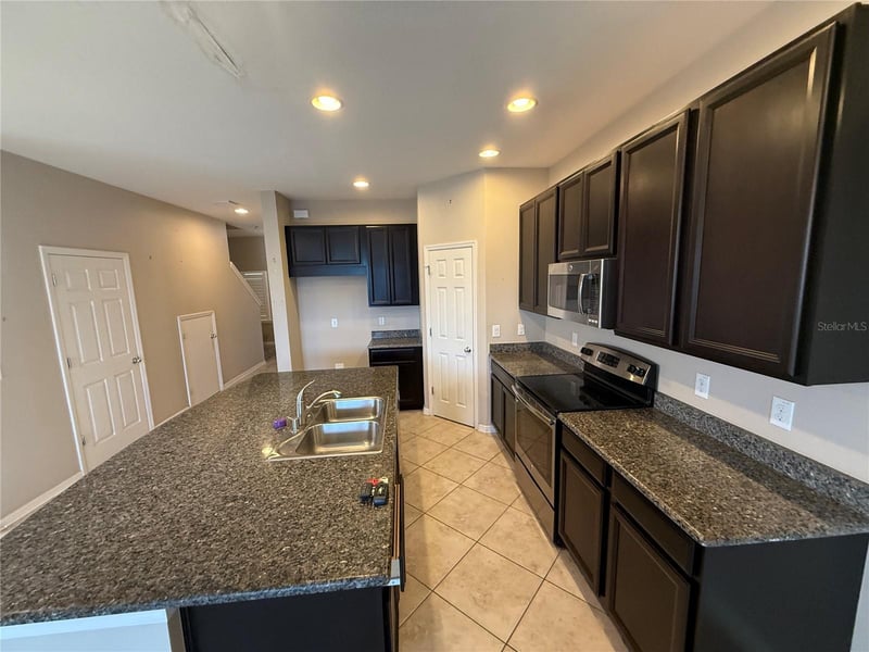 6629 Holly Heath Dr, Riverview, FL 33578