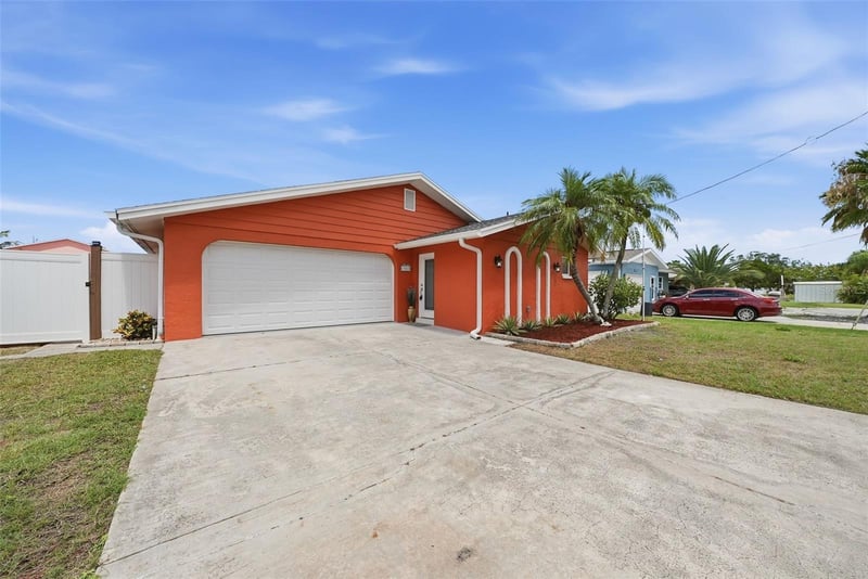 13815 Plumosa Ave, Hudson, FL 34667