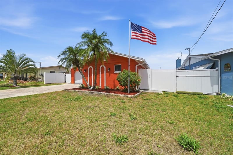 13815 Plumosa Ave, Hudson, FL 34667